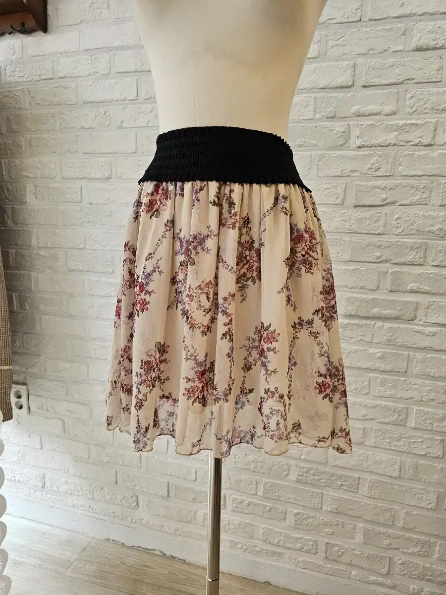 CLEF DE SOL Chiffon skirt