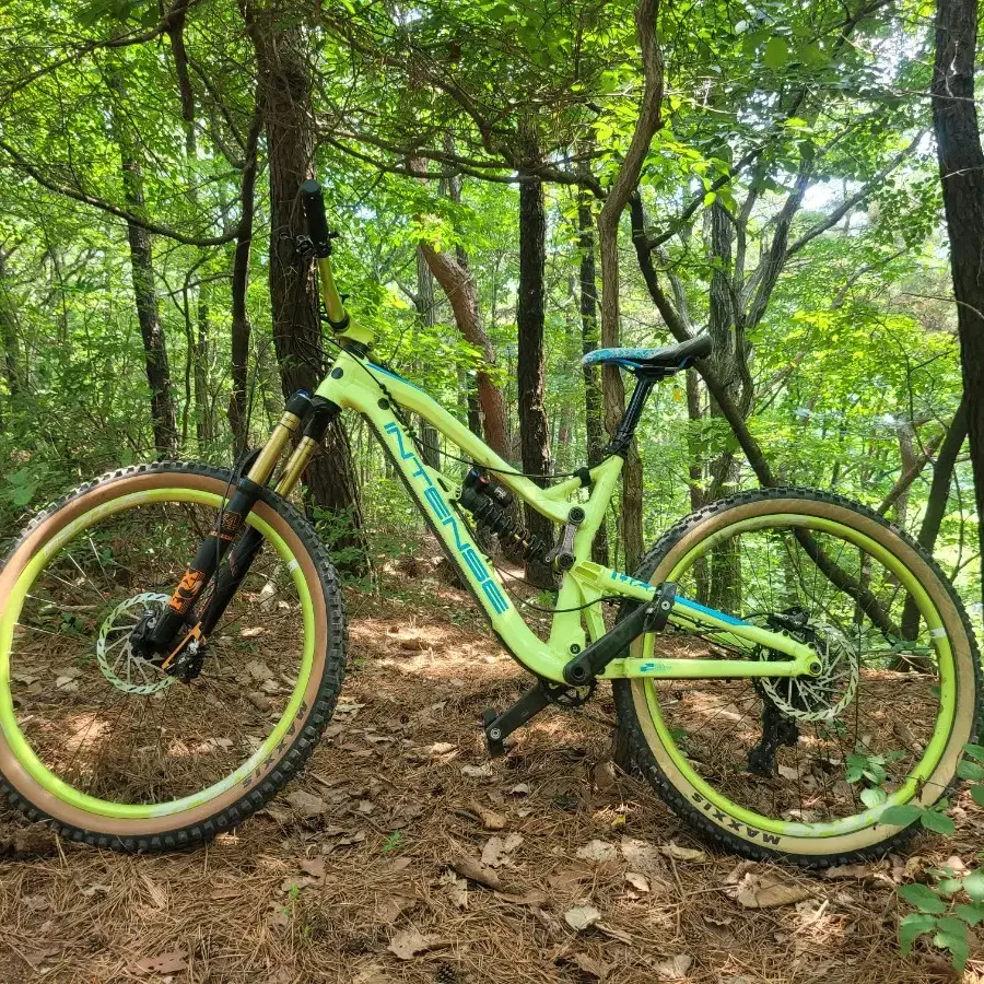 인텐스우지  27.5  m싸이즈 풀샥 올마운틴 mtb 스쿠터 같은 가격대