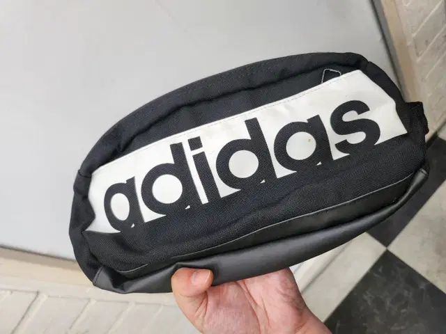 adidas 아디다스 힙색 가방! 사진참고해주세용!~