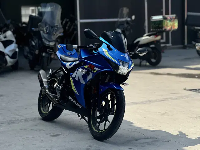 스즈키 gsxr 125 요시무라 풀배기 저렴히 판매합니다