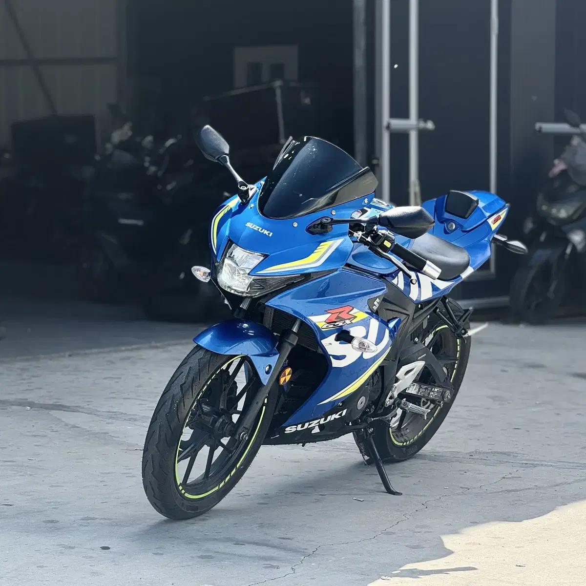 스즈키 gsxr 125 요시무라 풀배기 저렴히 판매합니다