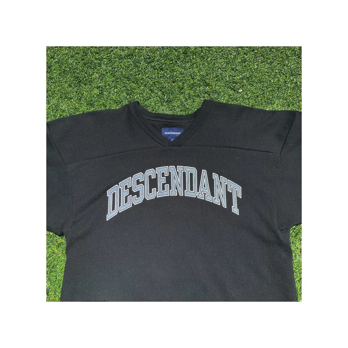 DESCENDANT LOGO TEE