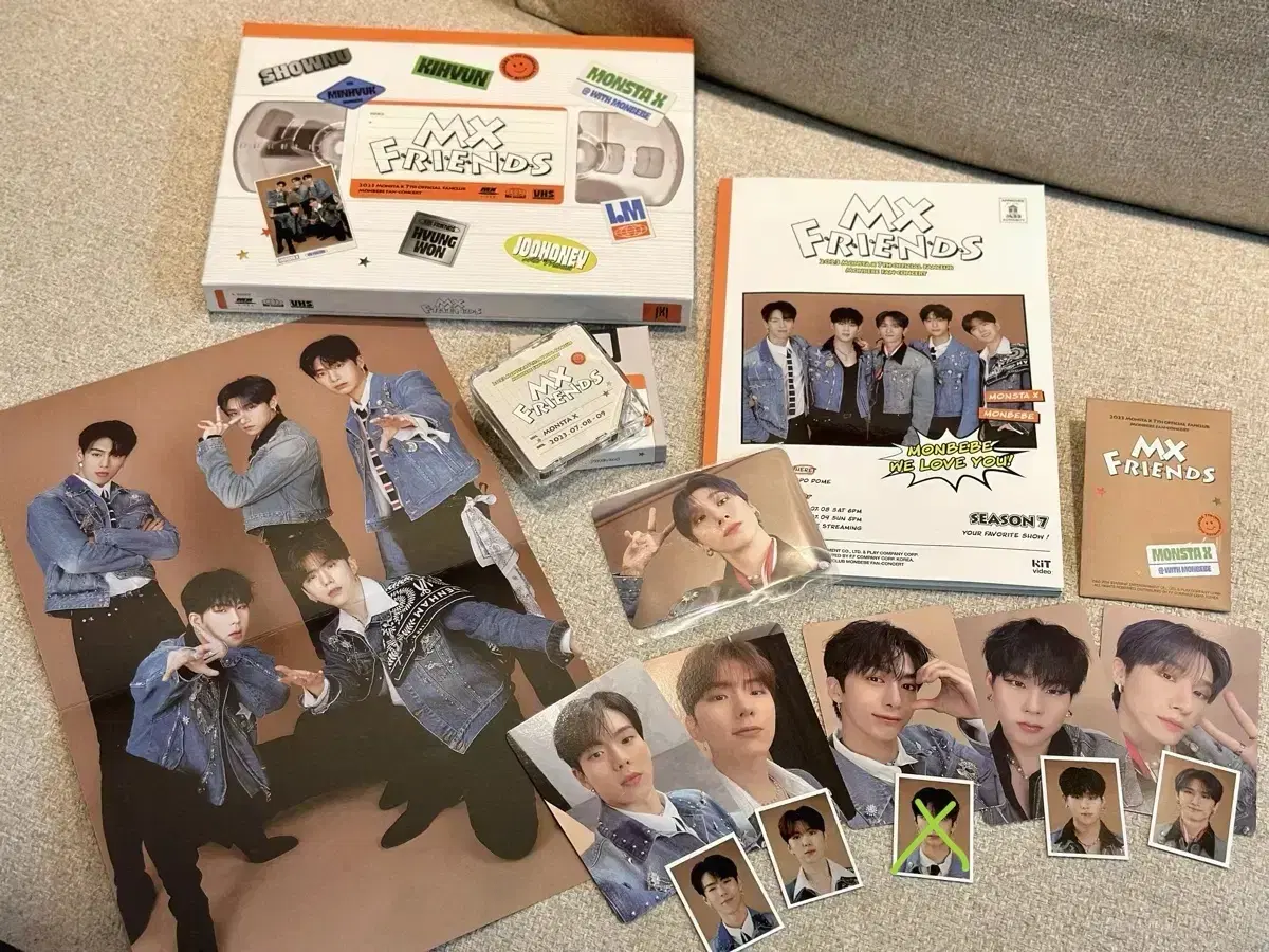 MONSTA X MX FRIENDS 2023 fan con kit KIT VIDEO