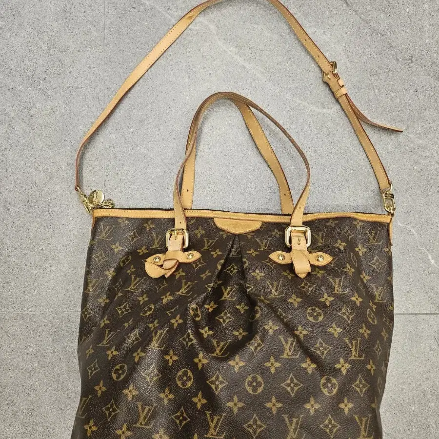 루이비통 LOUIS VUITTON 팔레모 GM 토드 숄더백