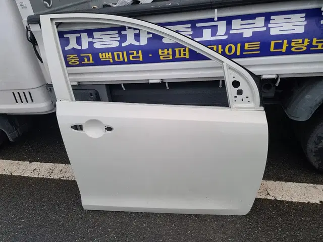 더뉴모닝 조수석전도어