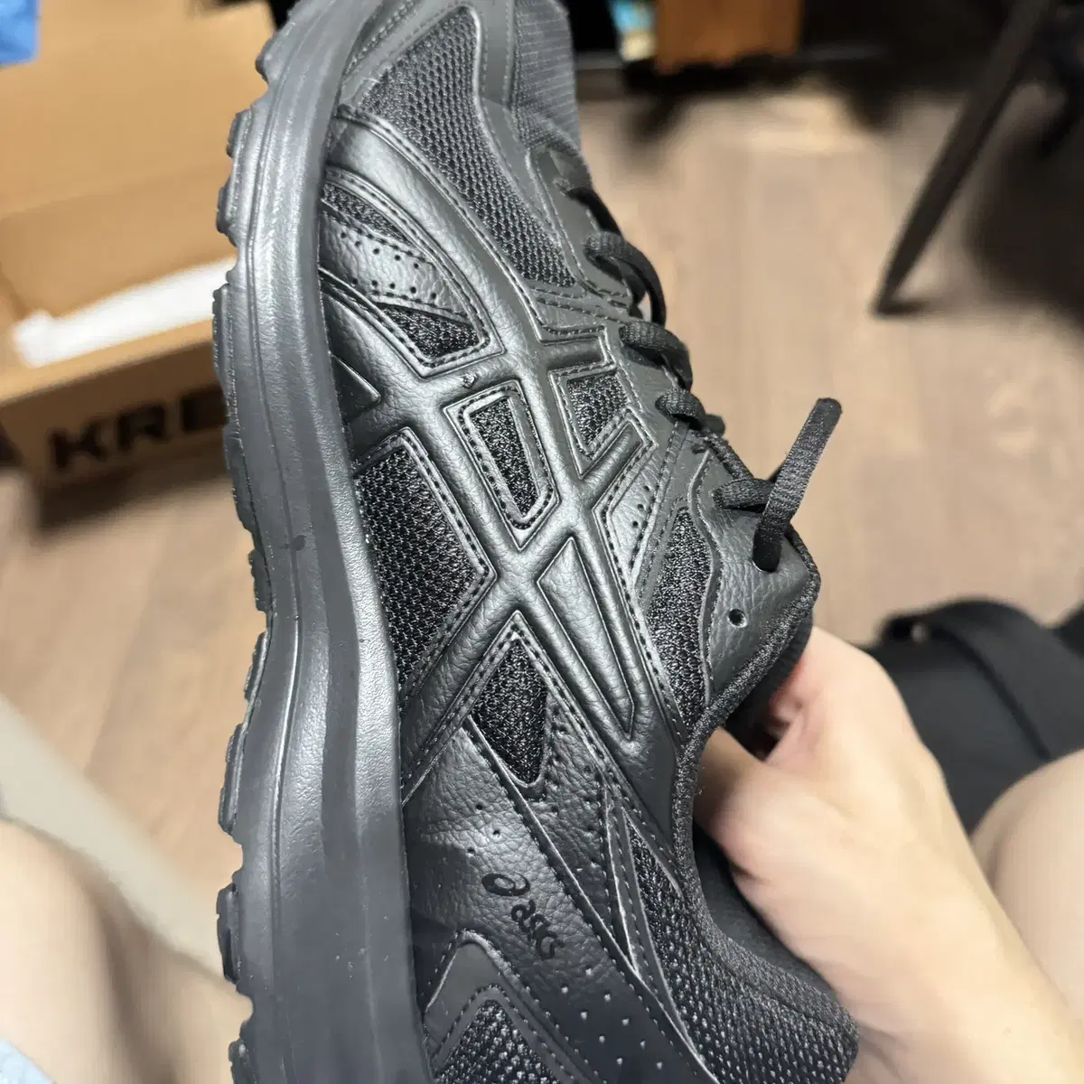 Asics Jog 100 S Black 280사이즈 (1회 착용)