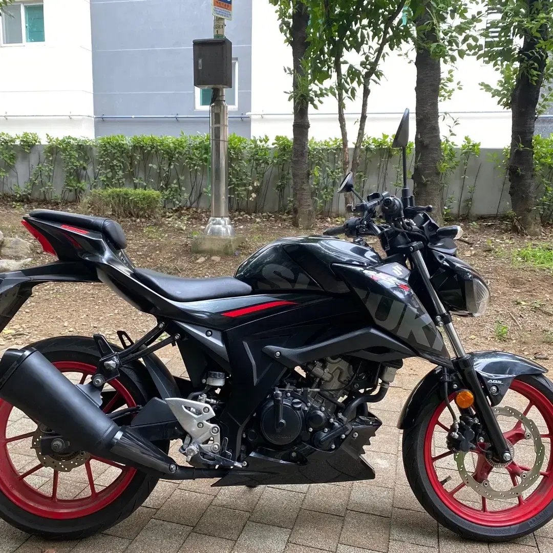 2019년 GSX-S125 깨끗한 바이크 판매합니다.