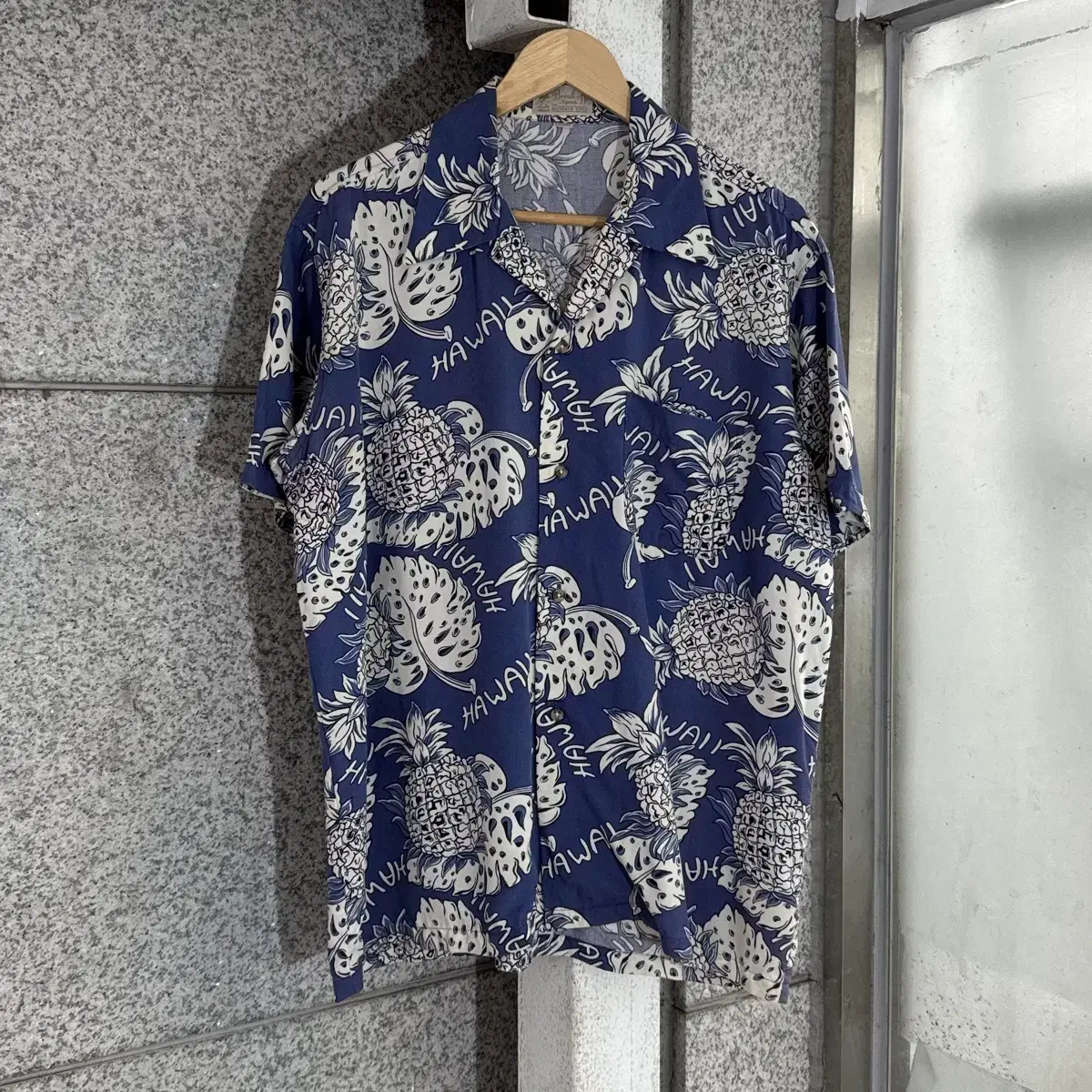 Break-Off Flower Pattern Rayon Hawaiian Shirt