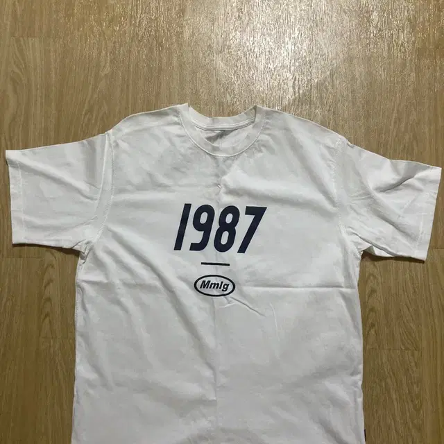 1987 화이트 반팔 티 M