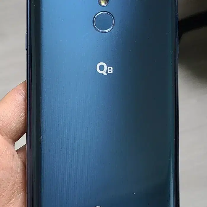 LG Q8(Q815) 블루 64GB A급 싸게 팝니다.