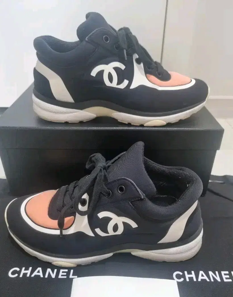 ConditionA//Genuine}} Chanel.Sneakers size 235