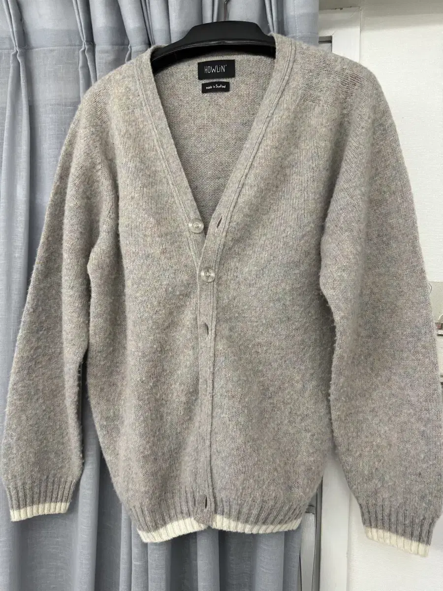 Howlin' Shaggy Dog Cardigan Galaxy L