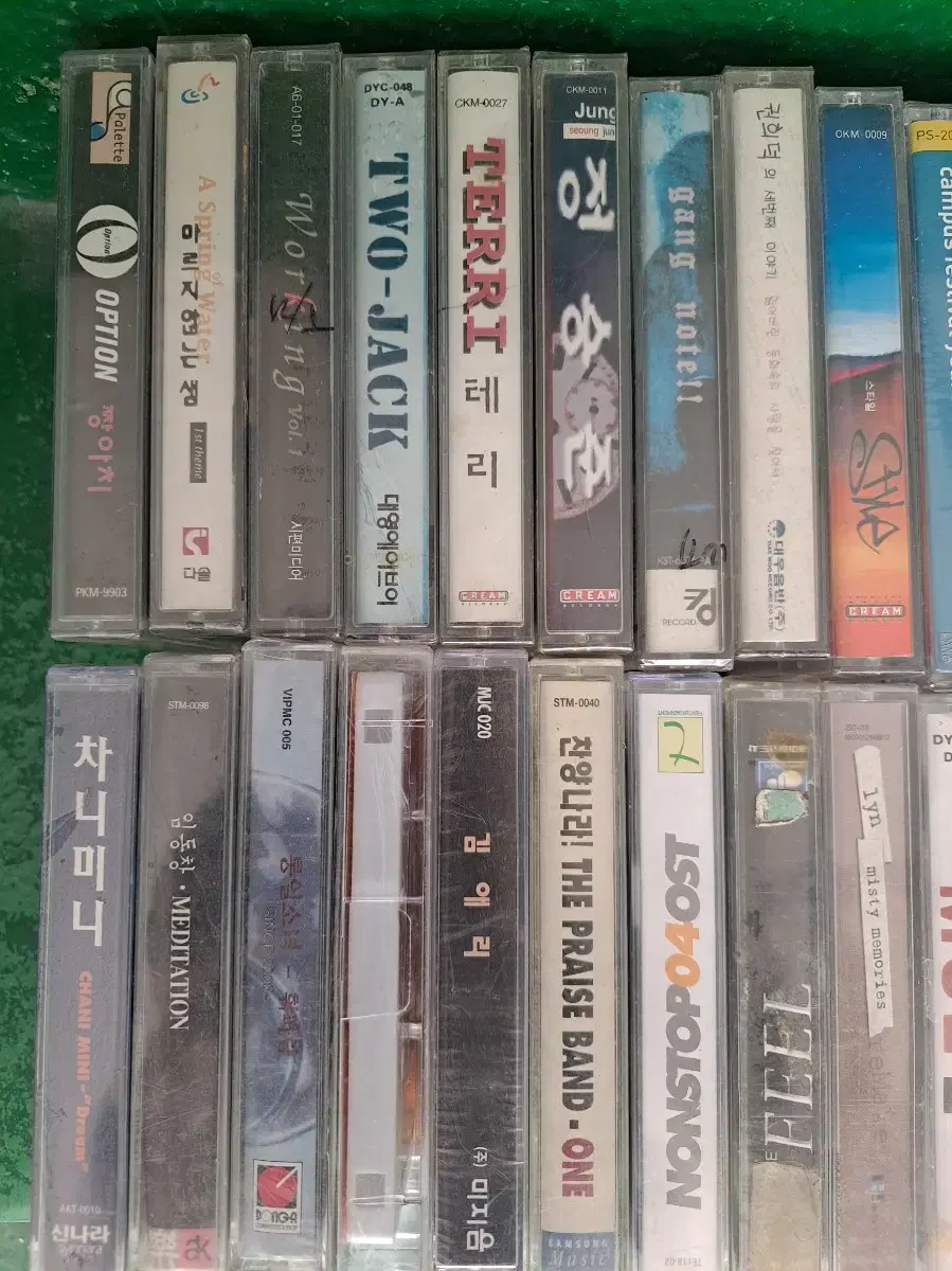 30 cassette tapes