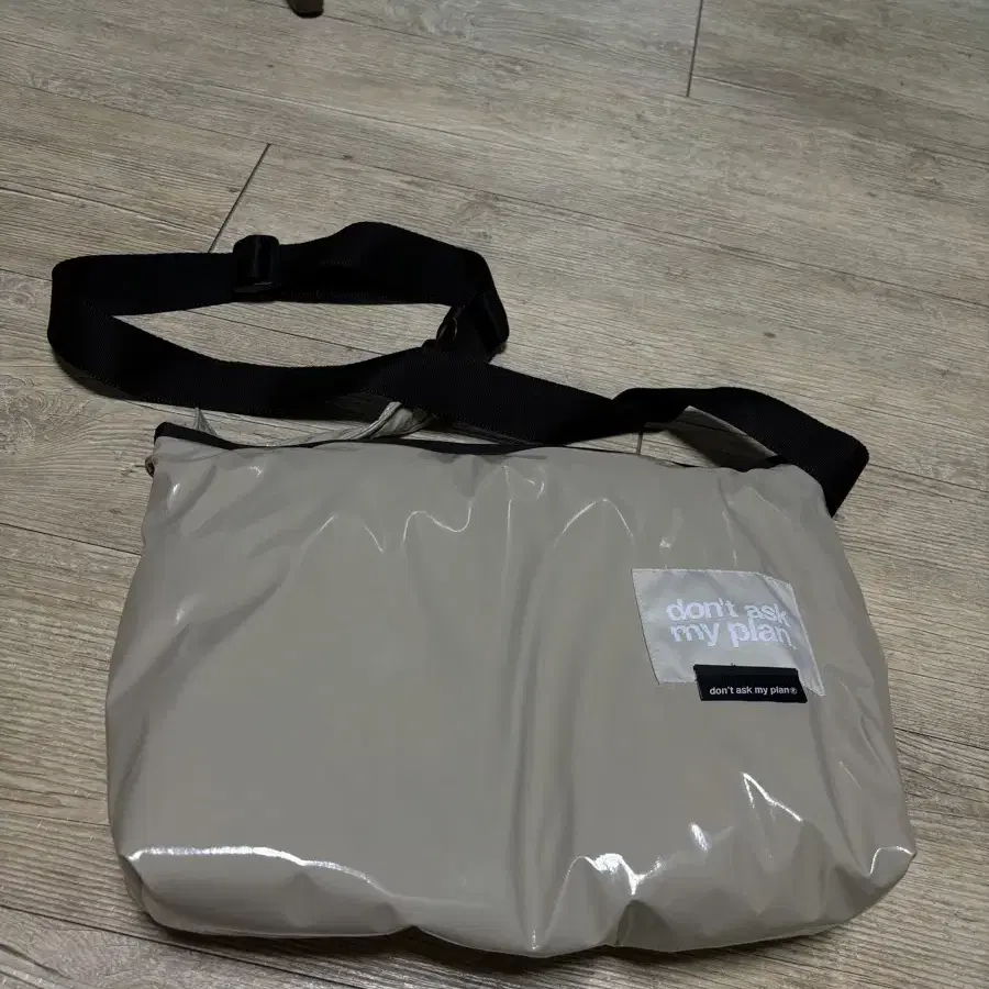 DAMP 2WAY PADDED MESSENGER BAG_BEIGE