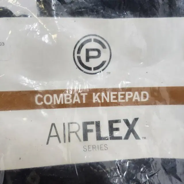 크라이 프레시젼 AirFlex Combat 니패드(카키)