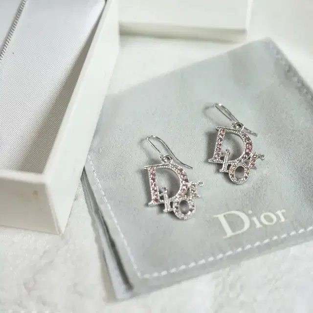 DIOR  디올 정품 핑크 오블리크 귀걸이