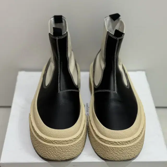 MM6 Maison Margiela 러버 솔 카프스킨 첼시부츠