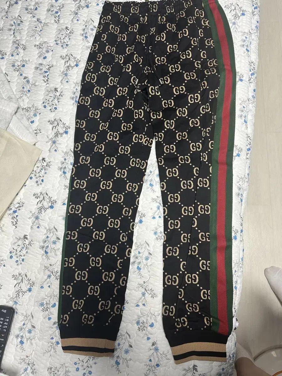 New Arrivals Genuine) Gucci Jogger Pants Small