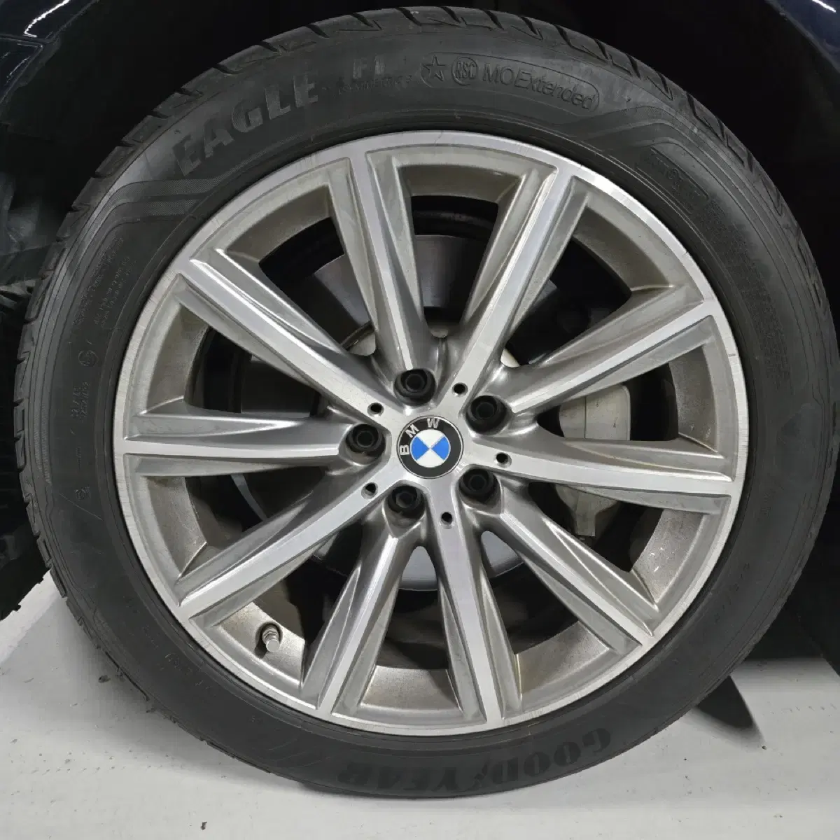 bmw 530e 순정 18인치 휠타이어