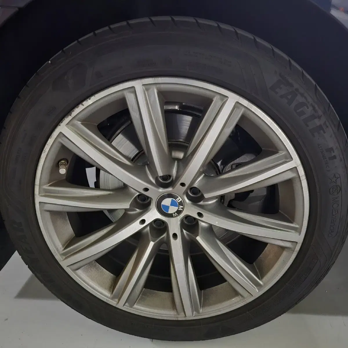 bmw 530e 순정 18인치 휠타이어