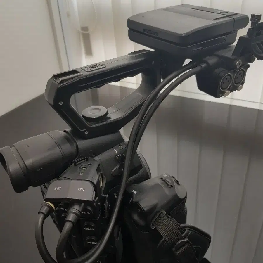 캐논 EOS C300 캠코더 팝니다