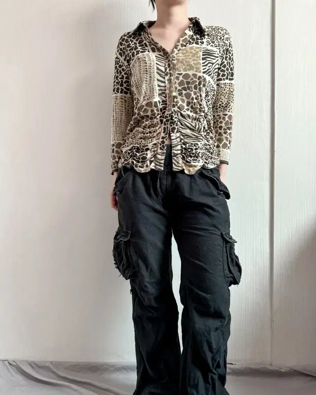 Animal pattern shirring point shirt