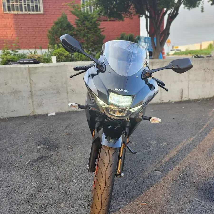 스즈끼GSXR125  23년식 5000키로 350만원 판매합니다