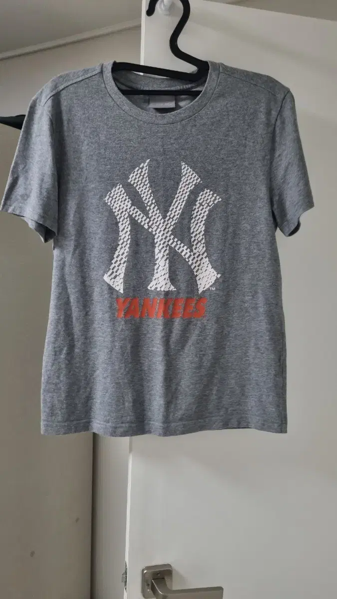 MLB Short Sleeve T-Shirt Size 95 Suwon