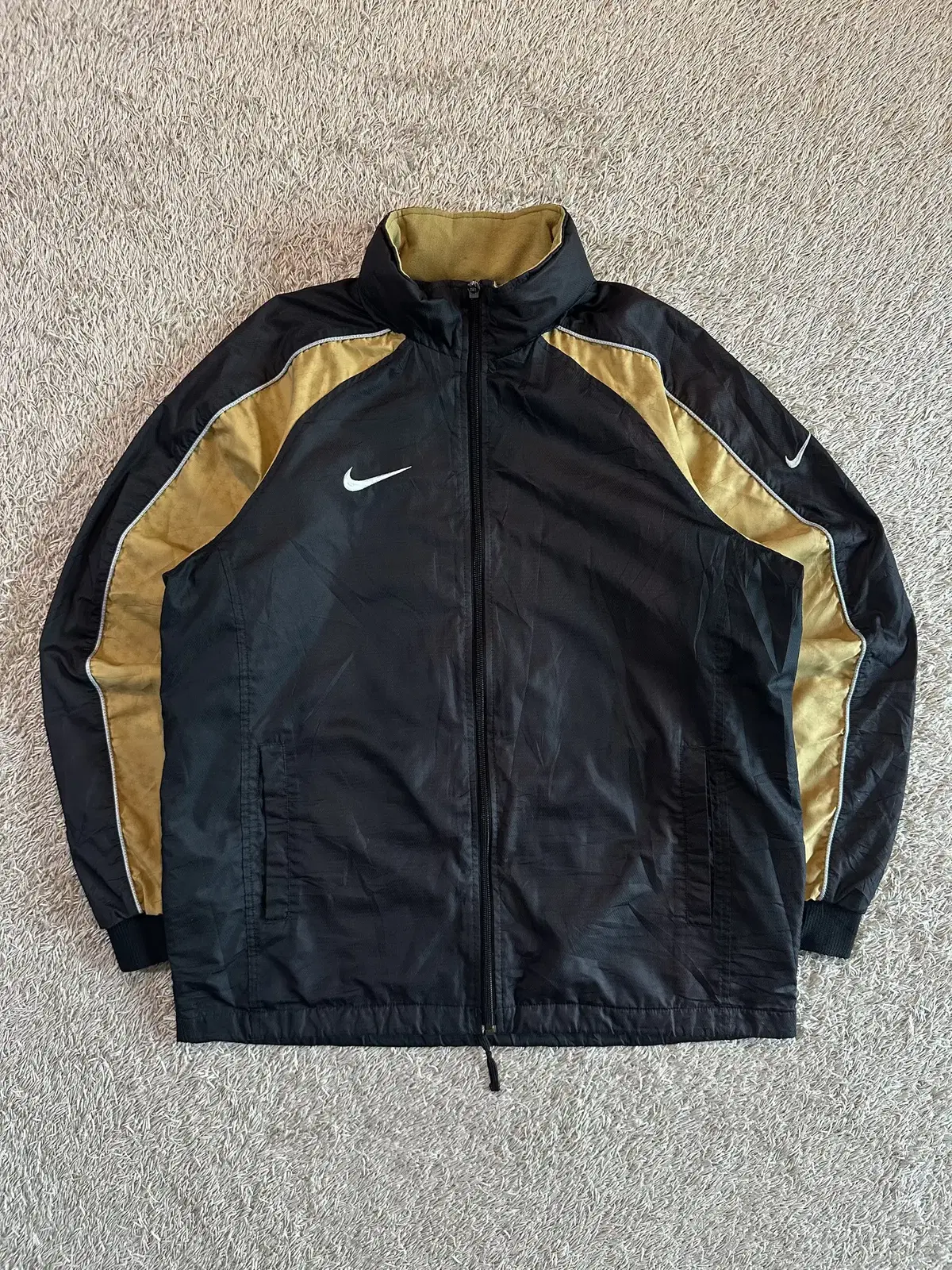 [M] Colossal) 00s Nike Oldschool Falsuushi windbreaker jacket black beige