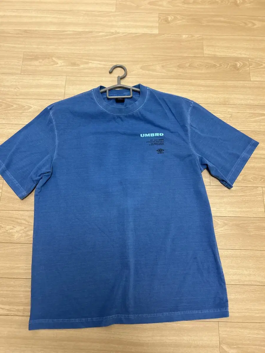 Umbro vahn short sleeve tee size 95