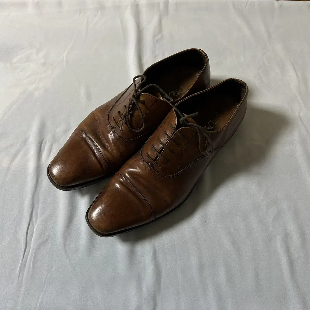 Prada lace up derby shoes brown