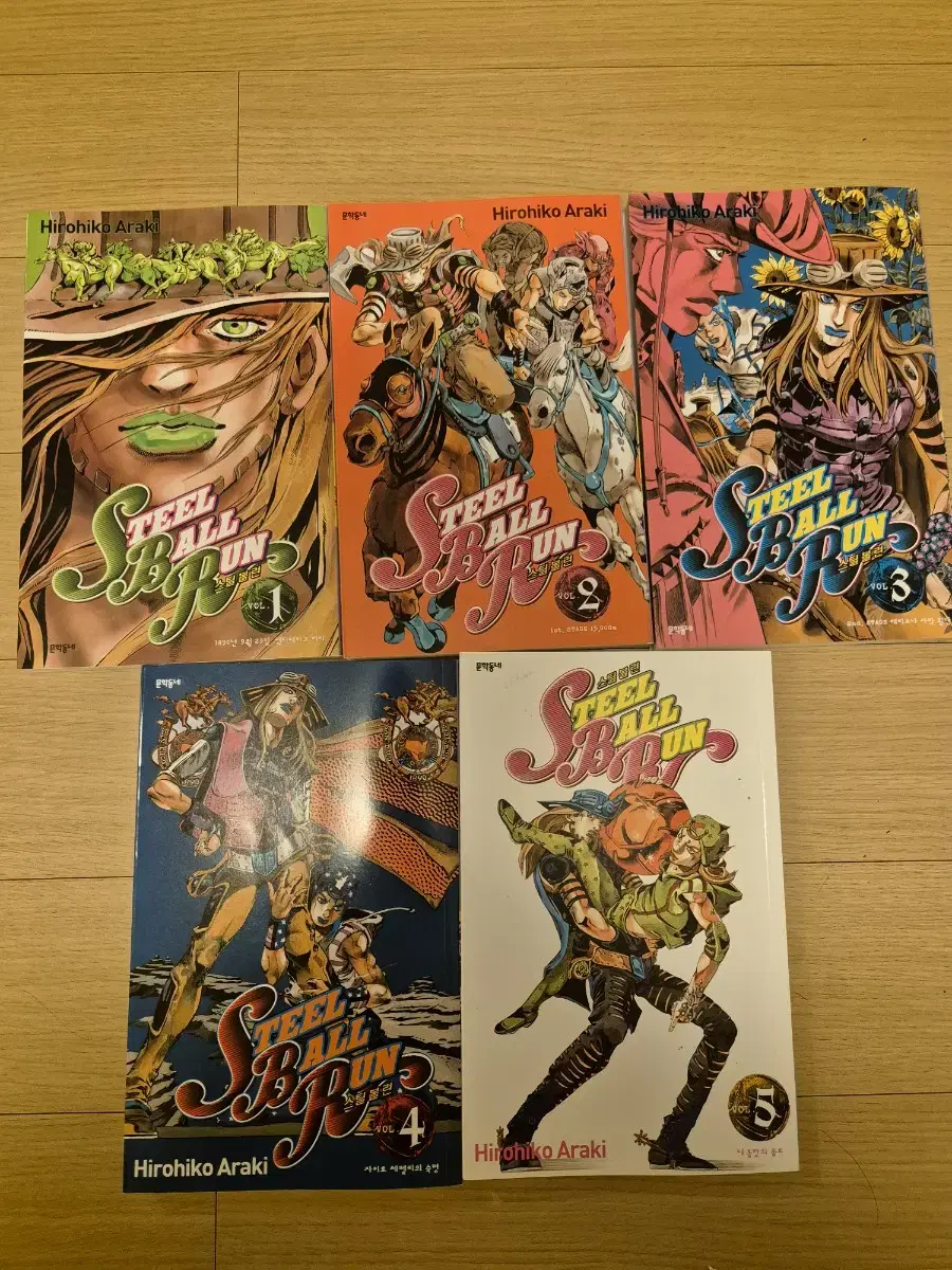 I'm selling JoJo's Bizarre Adventure Steelball Run volumes 1 through 5.