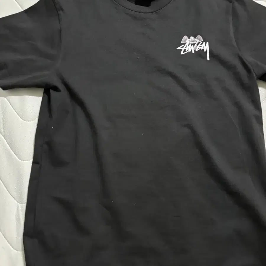 스투시 엔젤 검은색 티셔츠 Stussy Angel T-Shirt 팝니다.