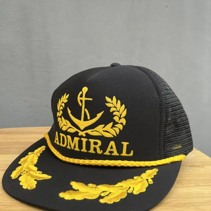 Admidral vintage trucker cap