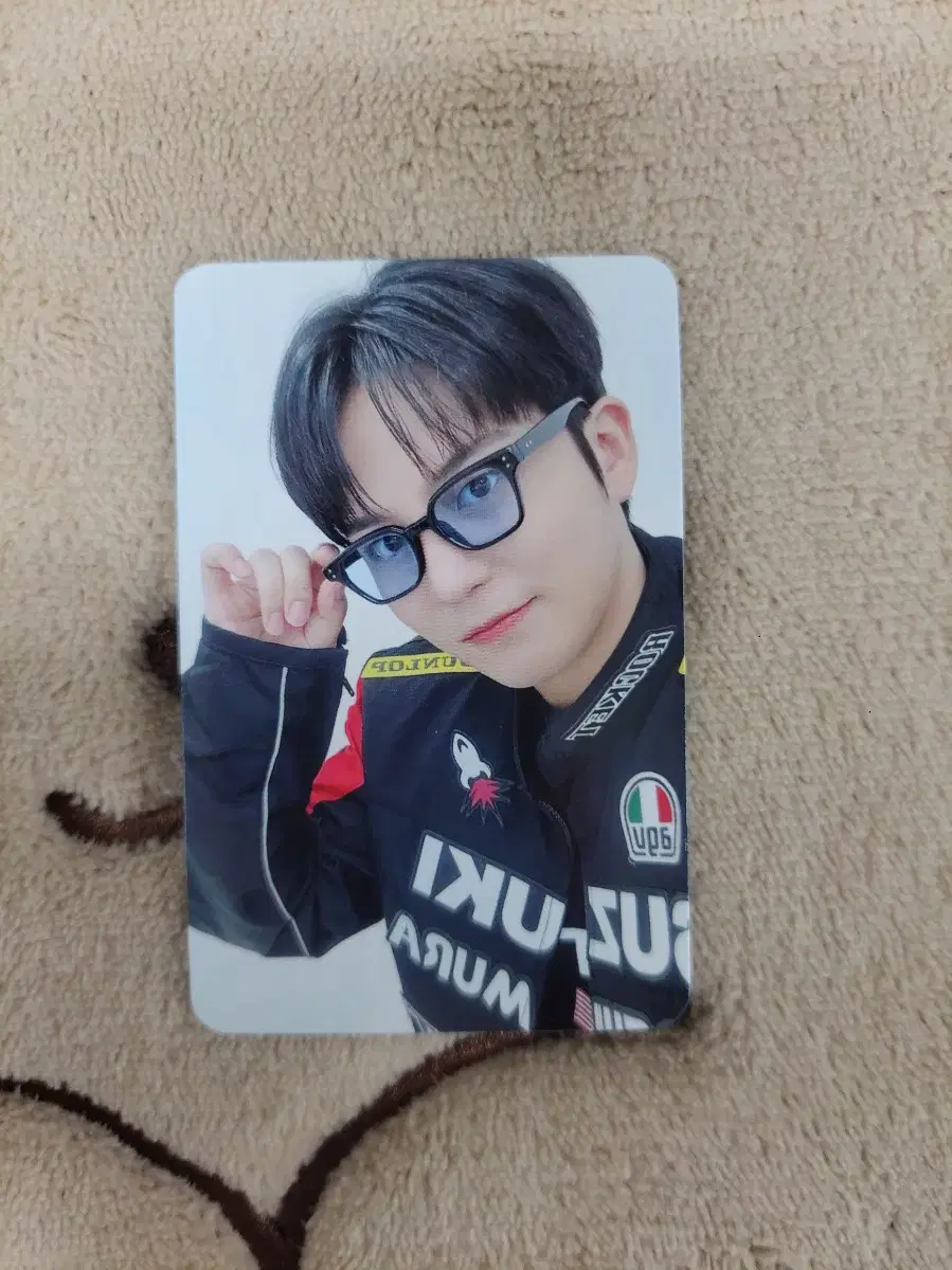 ateez golden hour makestar luckydraw jongho photocard