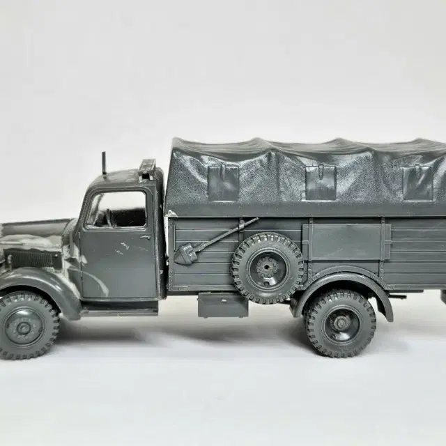 조립품 [아카데미/반다이] 1/48 벤츠 L3000S 3ton 카고트럭