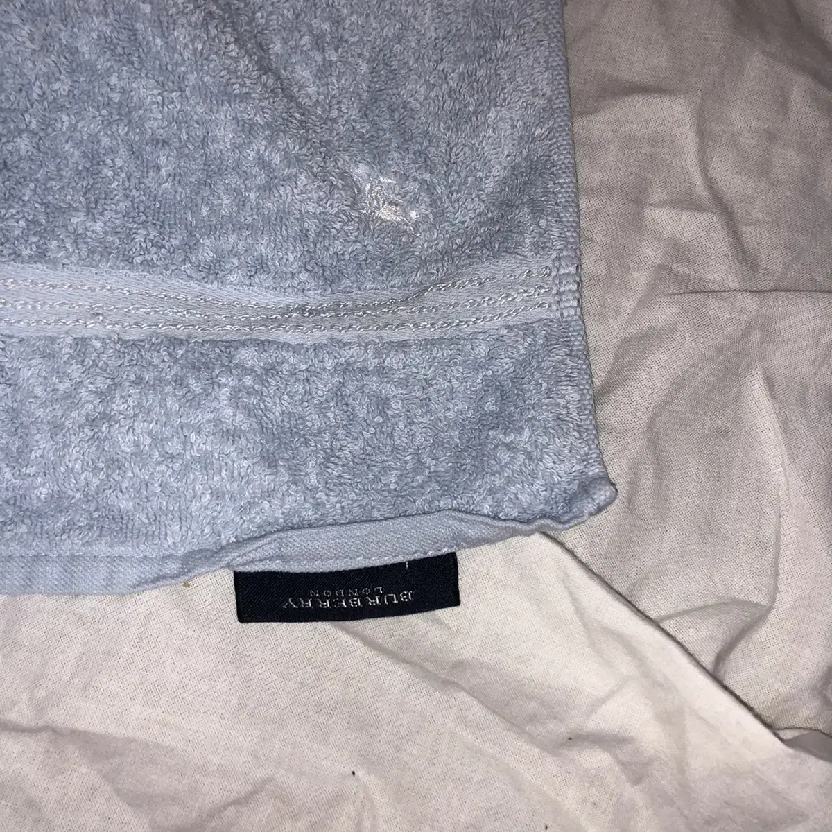 Vintage Burberry london sky towel