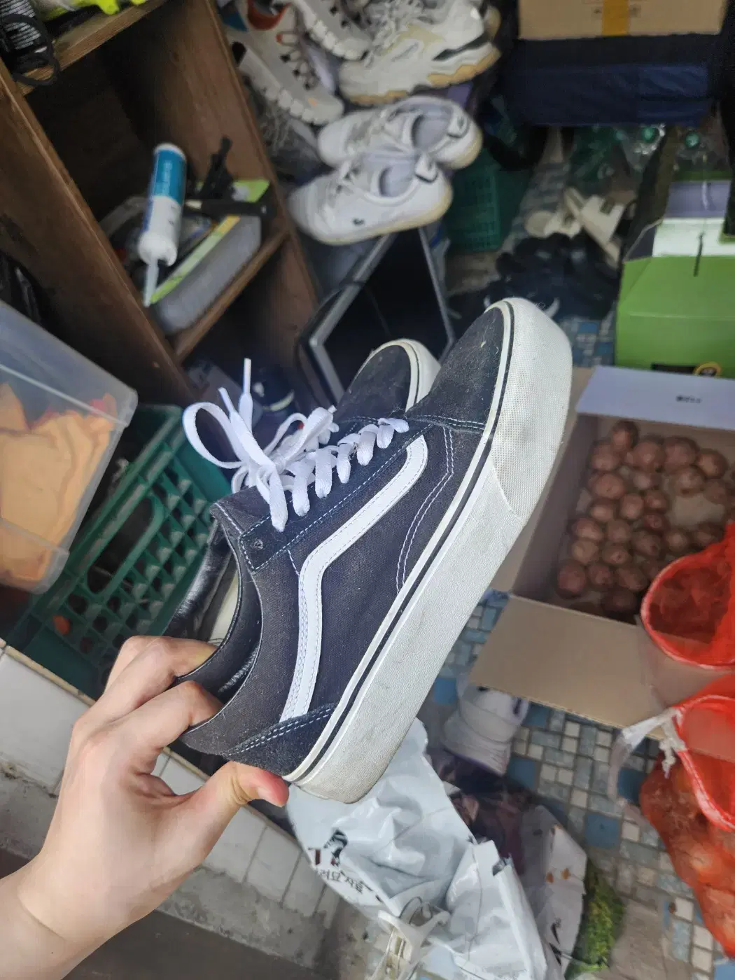 I'm selling my Vans size 260.