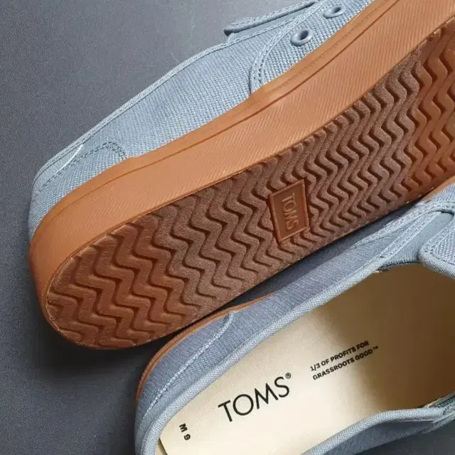 탐스 TOMS 남성 바자 슬립온 스니커즈 270mm