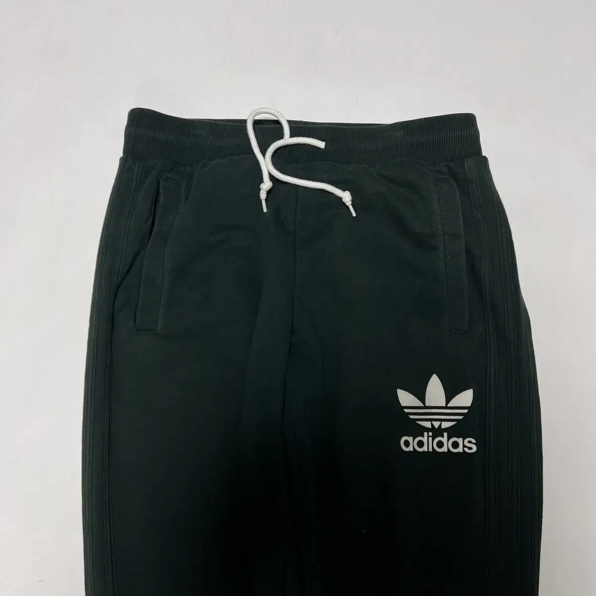 ADIDAS 아디다스 초록 조거밴딩팬츠(105)