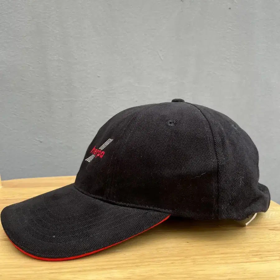 Herpa black cap