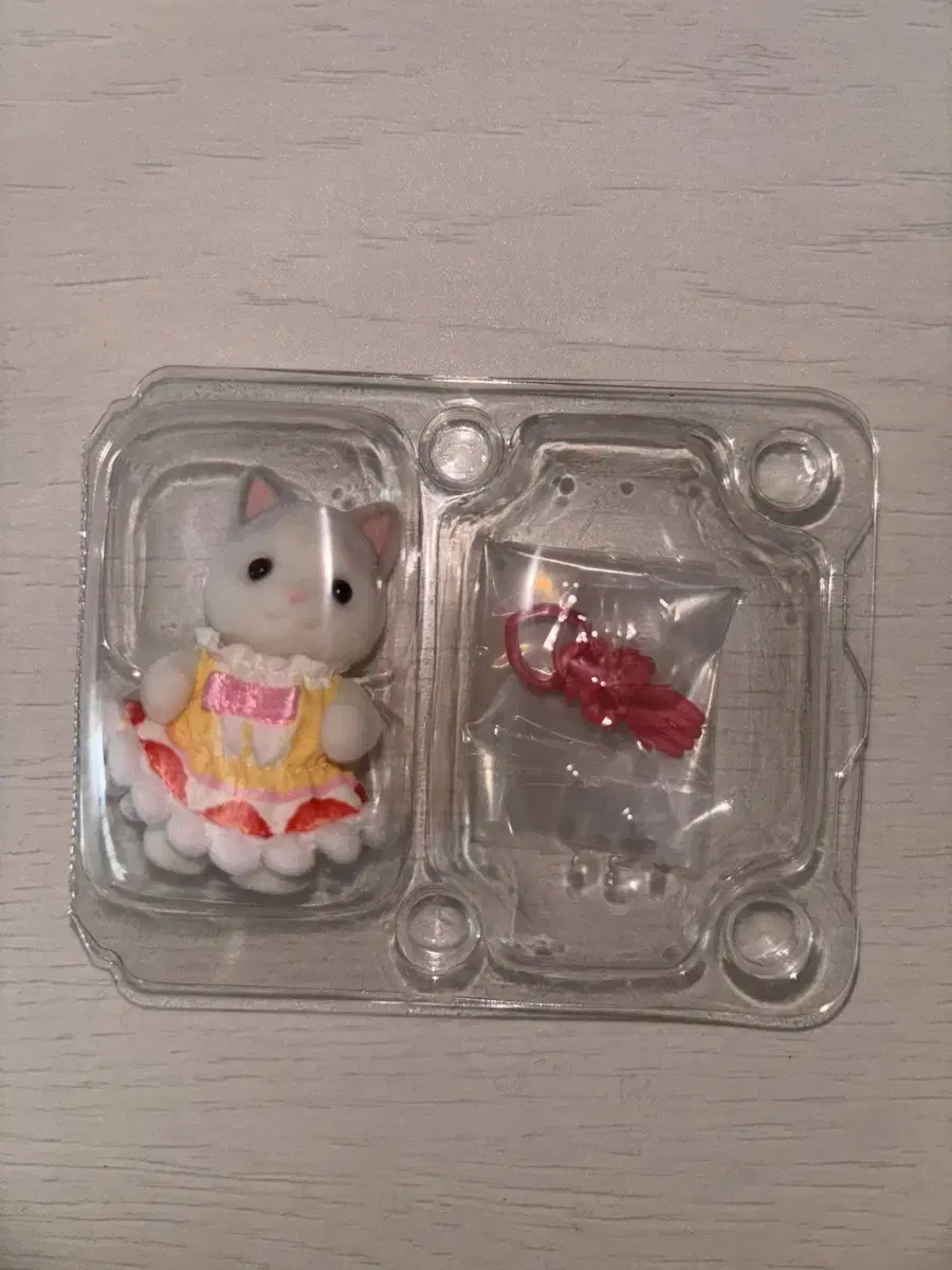 Japanese version of Sylvanian Cake Party Cat sealed WTS