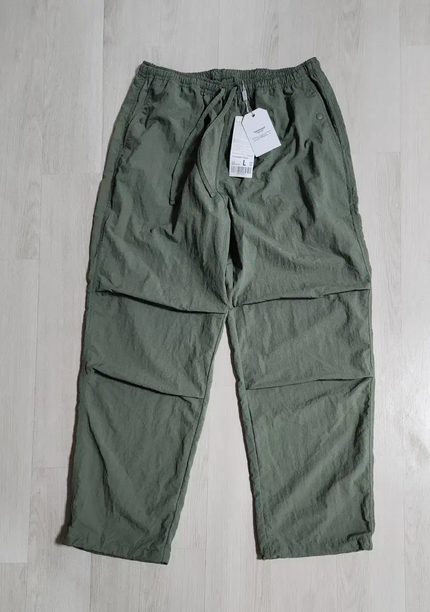 Espionage Nylon Pants Warm-Up Pants