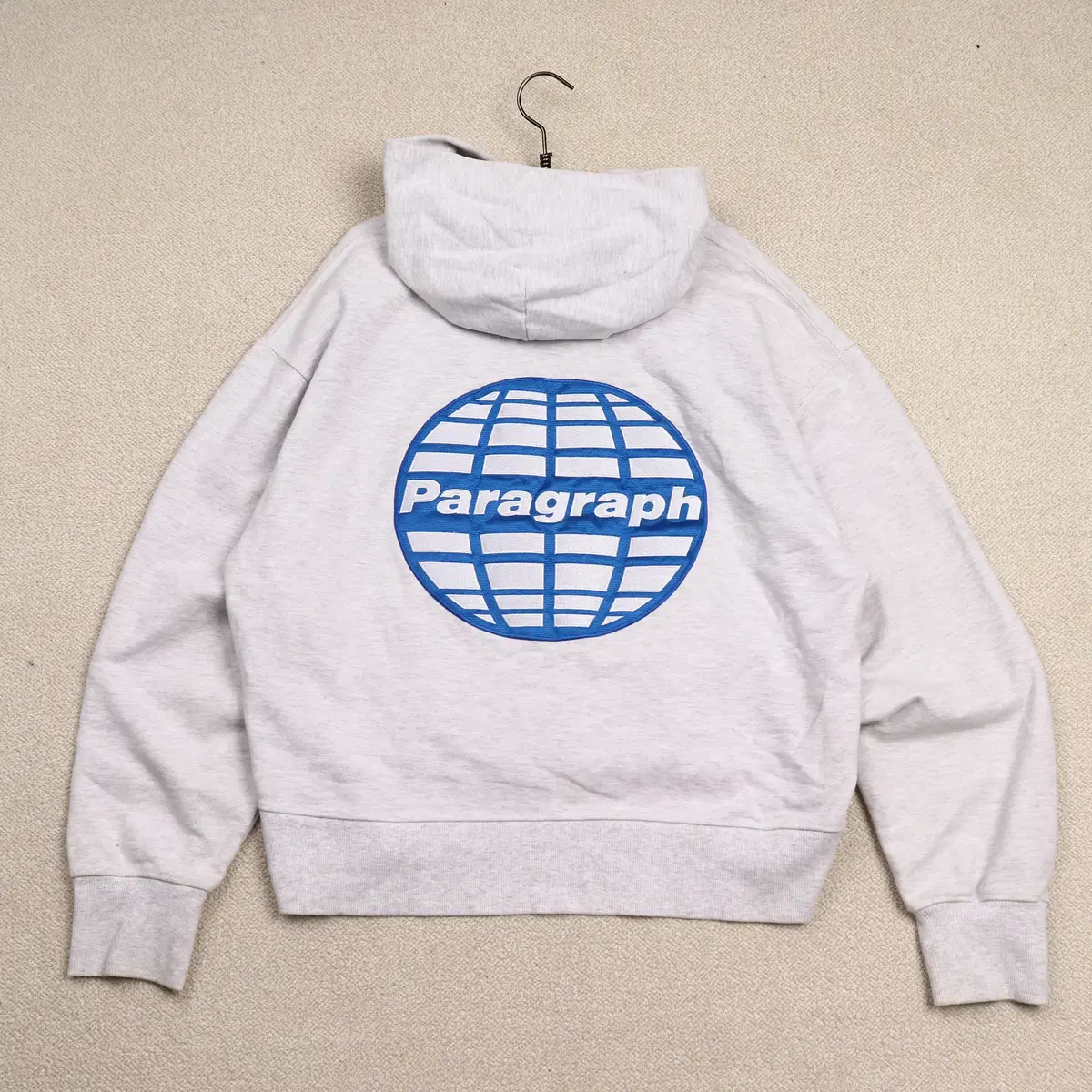 Paragraph Big Logo Hoodie (Free)