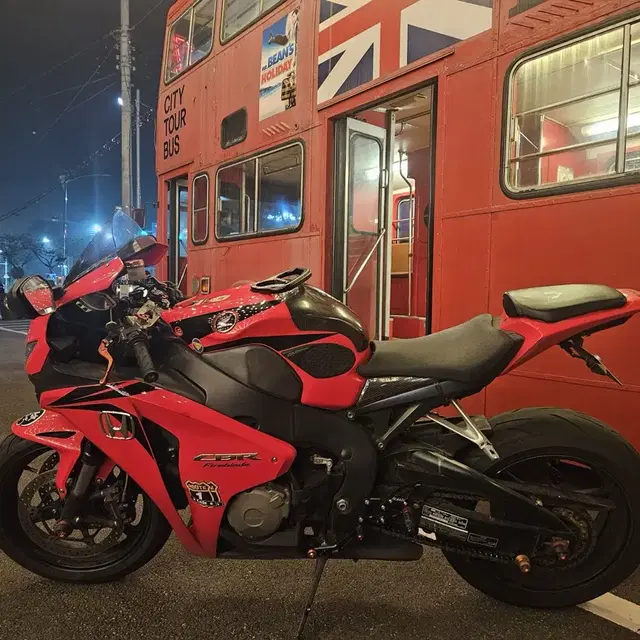 혼다 오토바이 CBR1000rr 08년식판매합니다 2만키로