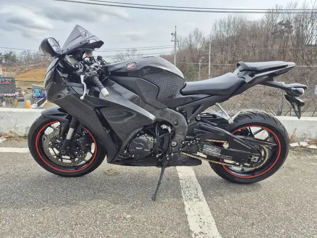 혼다 CBR1000RR A급차량 [투휠모터스]