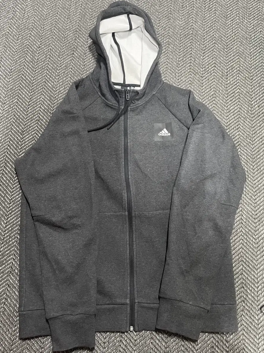 Adidas Hoodie 105