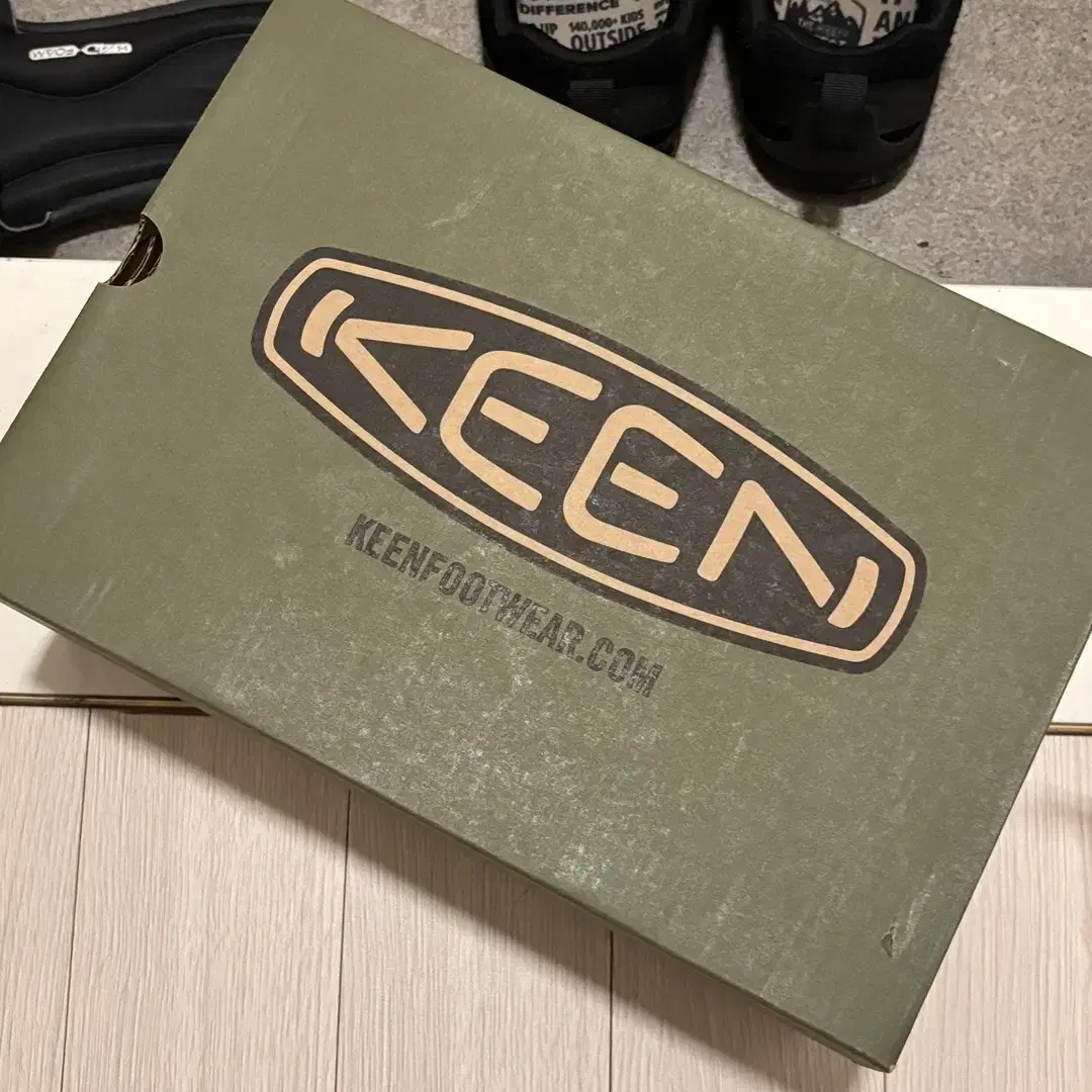 KEEN JASPER HAIRY BLACK 275mm 판매합니다