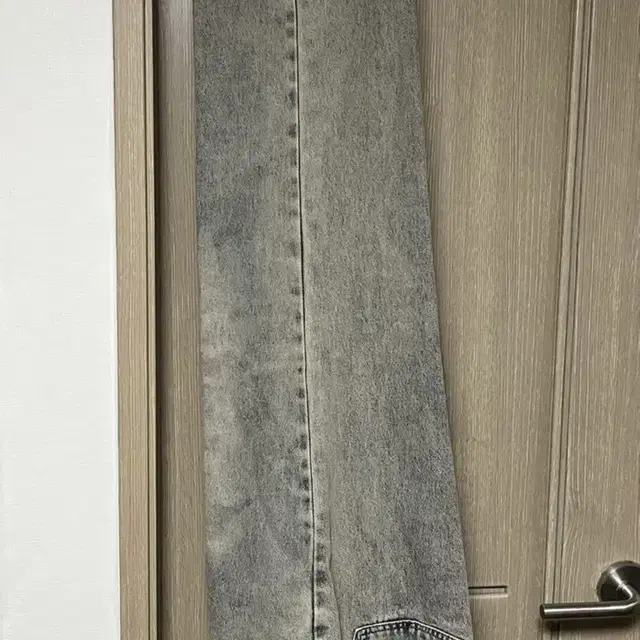 [32] 비슬로우 SAND WASHED ONE TUCK DENIM