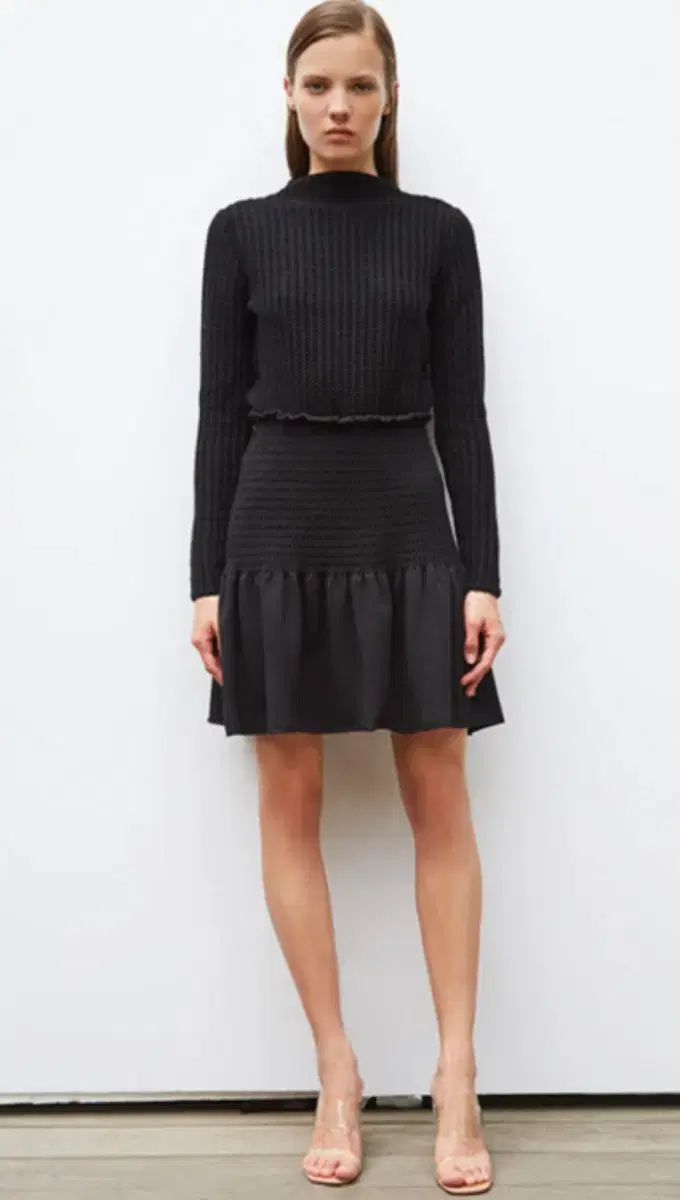 Molli Molli smock knit short knit black skirt unworn